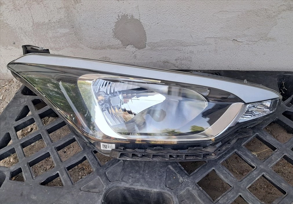 HYUNDAI I20 (GB) jobb fényszóró