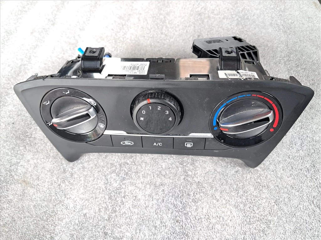HYUNDAI I20 (GB) klímakapcsoló, fűtéskapcsoló 97250-C8911