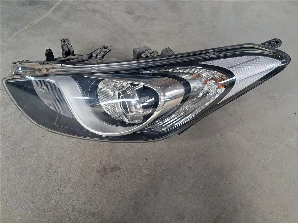 HYUNDAI I30 (GD) bal első fényszóró