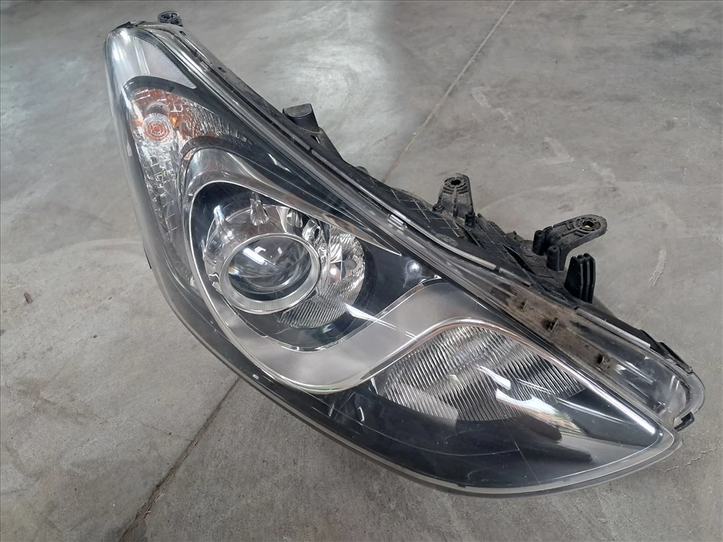 HYUNDAI I30 (GD) jobb első fényszóró