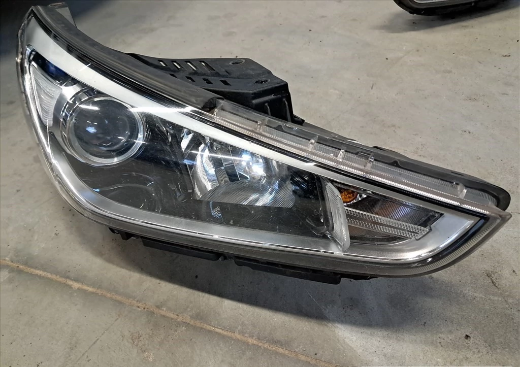 HYUNDAI I30 (PD) jobb fényszóró