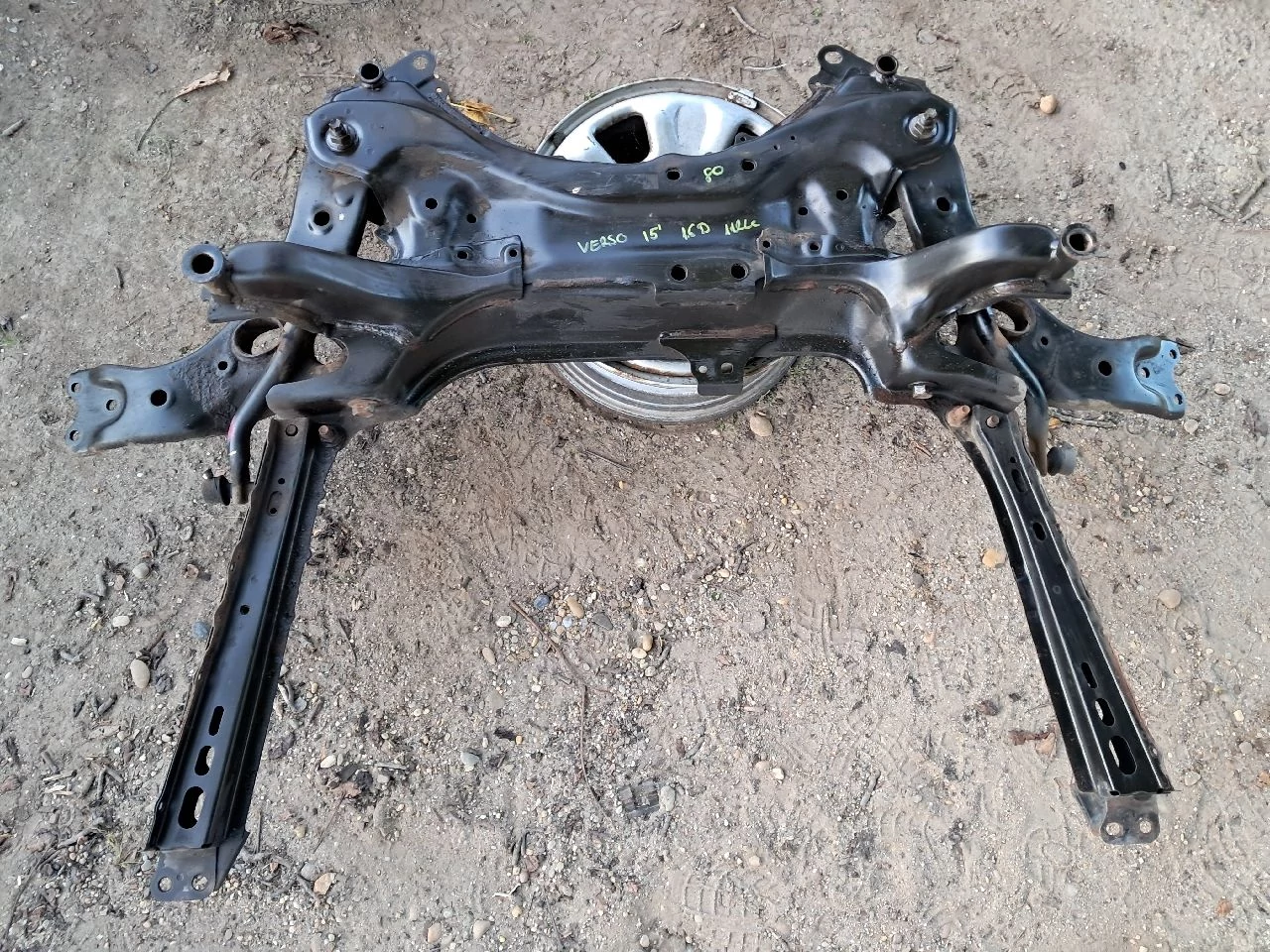 TOYOTA VERSO bölcső