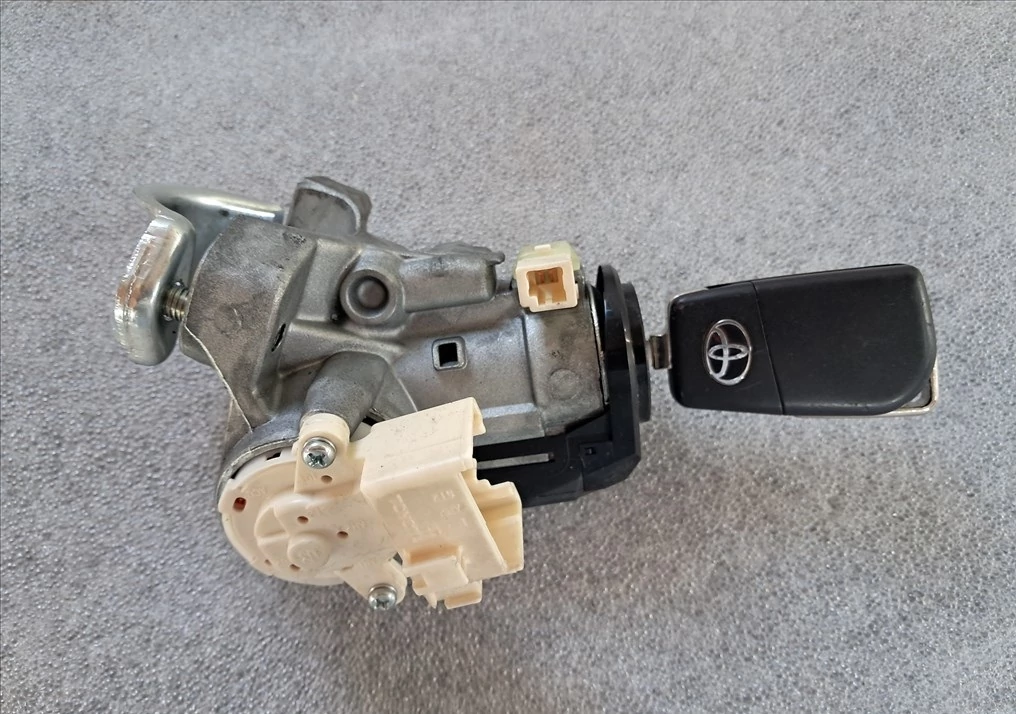 TOYOTA VERSO gyújtáskapcsoló