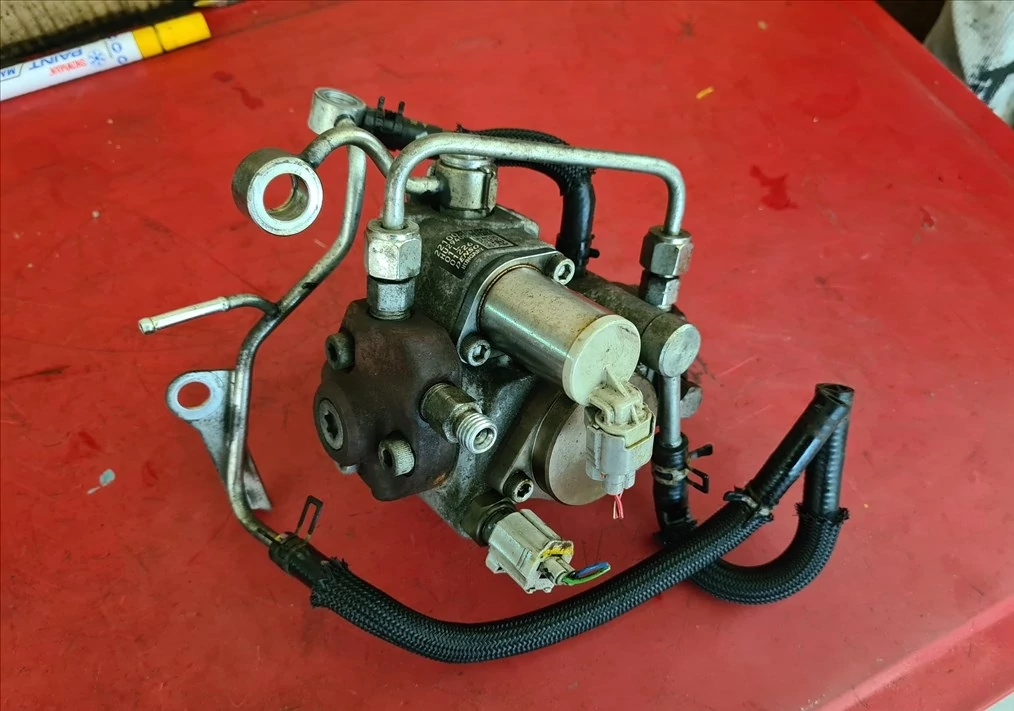 TOYOTA VERSO 2.0 D4D magasnyomású pumpa 22100-0R040