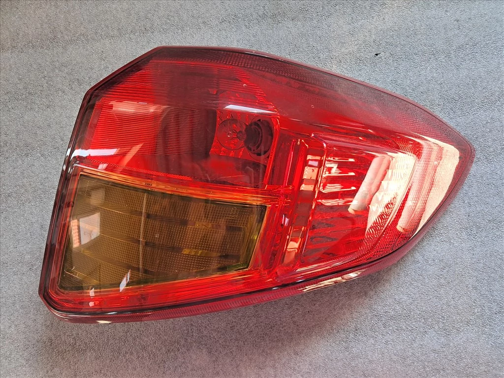 Suzuki Vitara (LY) Jobb külső hátsó lámpa
