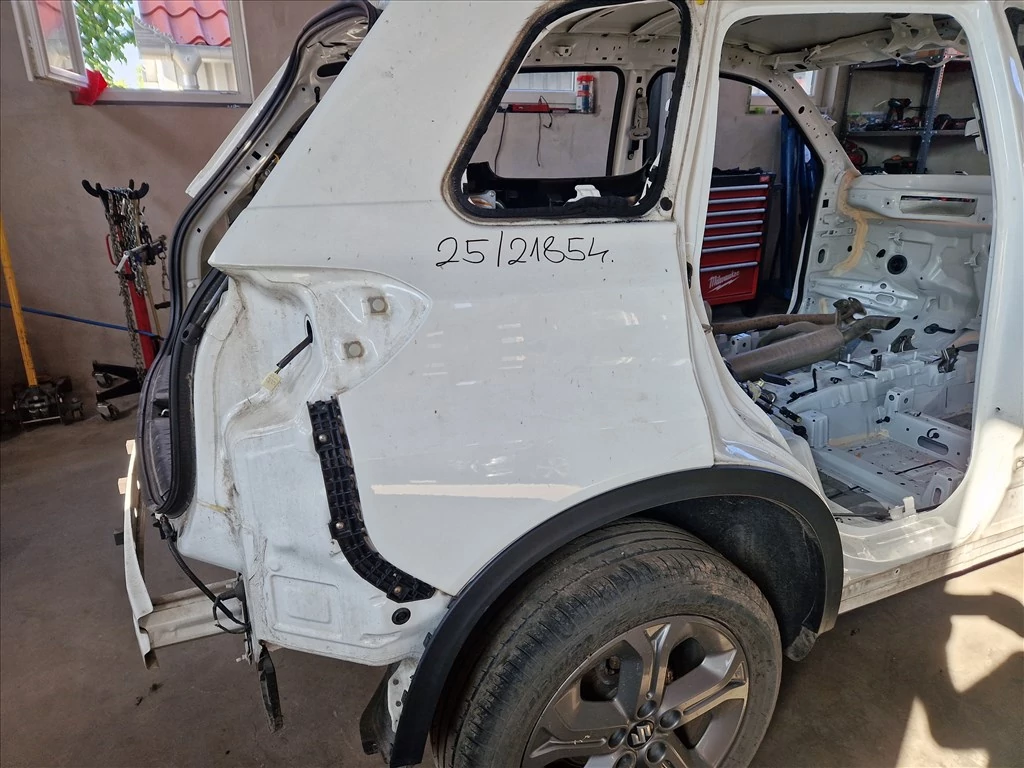 Suzuki Vitara (LY) jobb hátsó sárvédő negyed