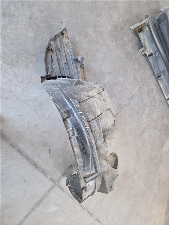 SUZUKI VITARA (LY) bal első dobbetét 72322-54P0
