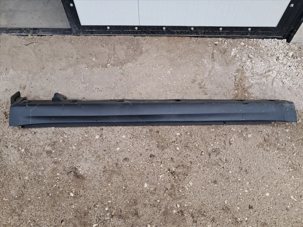 Suzuki Vitara (LY) Bal küszöb burkolat, spoiler