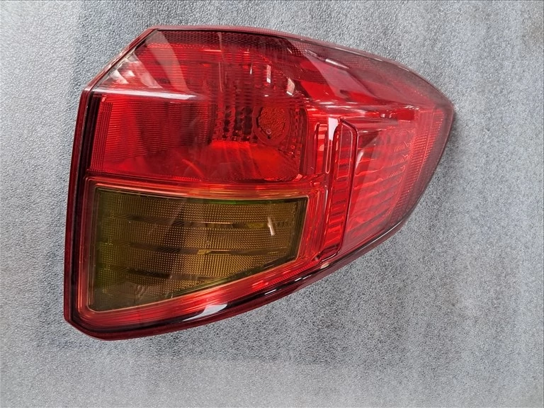 Suzuki Vitara (LY) Jobb külső hátsó lámpa