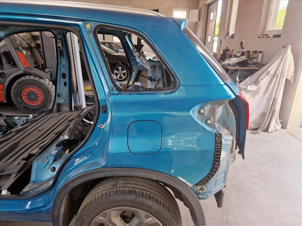 Suzuki Vitara (LY) bal hátsó sárvédő negyed